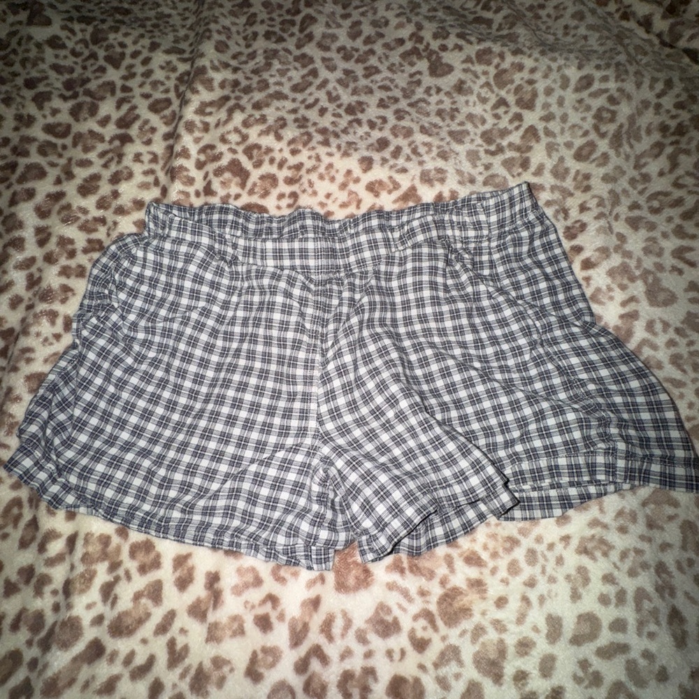 Plaid Elastic-Waist Women’s Shorts - Black & White